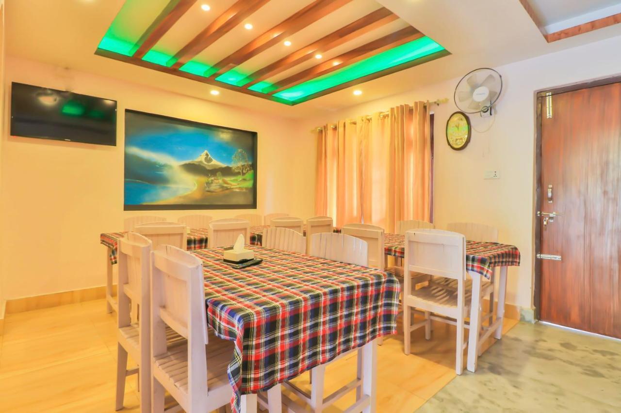 Hotel Alpine Villa Покхара Экстерьер фото